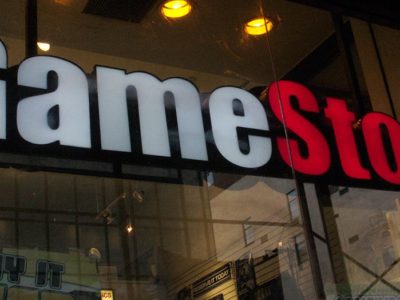 GameStop will temporarily close all storefronts to customers