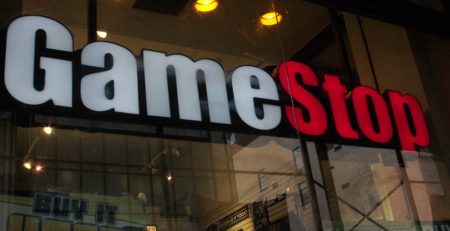 GameStop will temporarily close all storefronts to customers